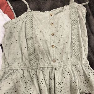 Green tank top lace